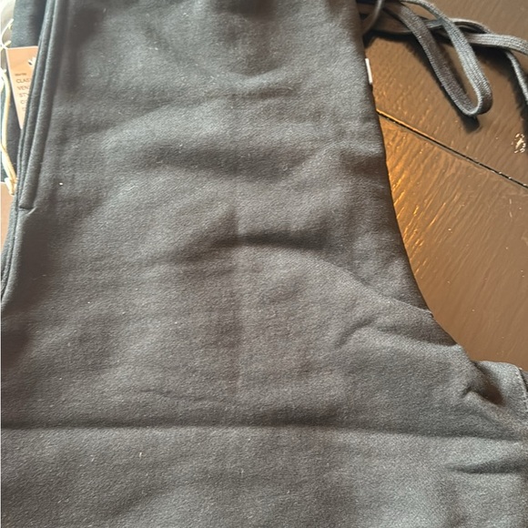 Essentials shorts - Picture 4 of 7